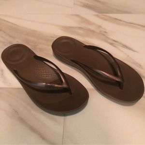 FIT FLOPS Size 8 low andErgonomic Chocolate and Bronze